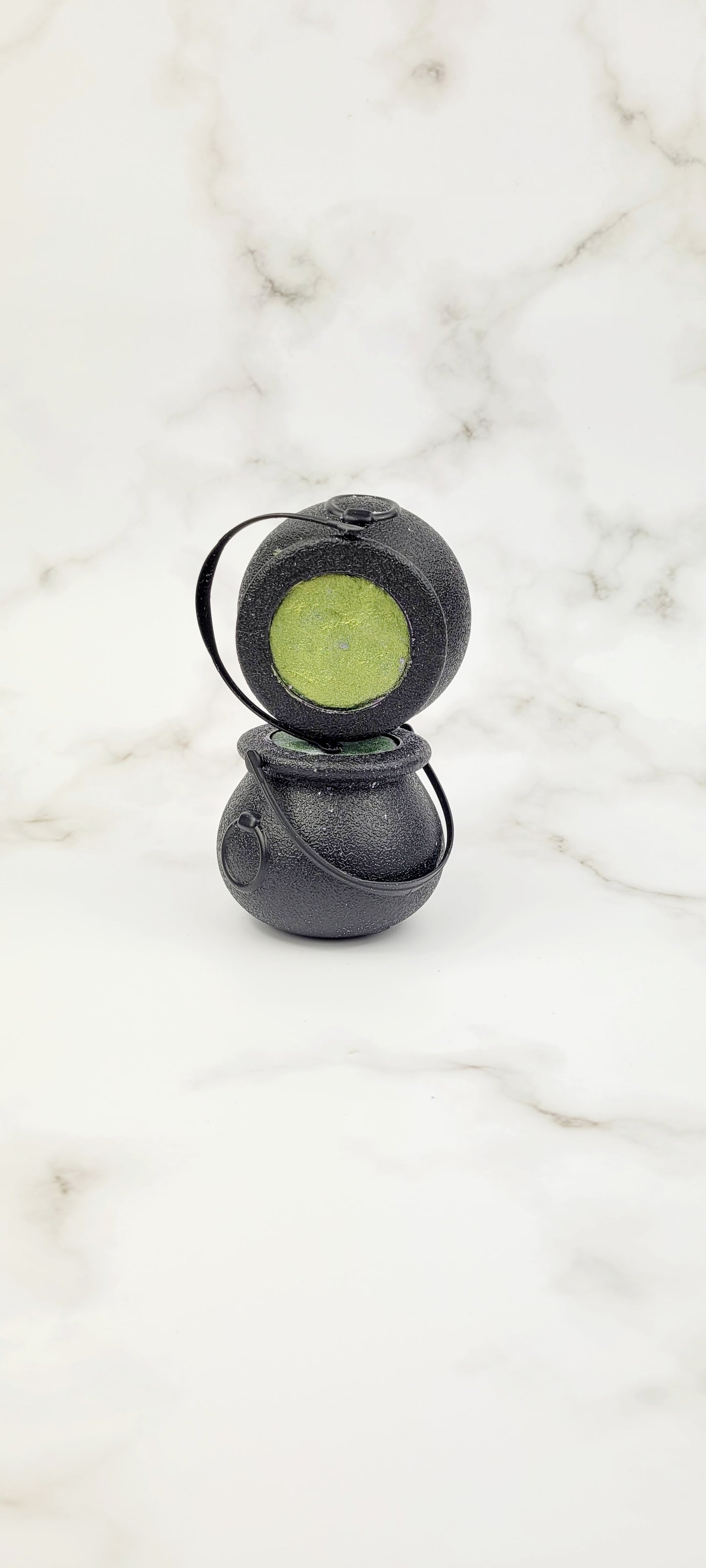 Carnival Sweets Colour Changing Cauldron Bath Bomb